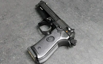 Üzsan Üzümlü > Tabanca Kabzeleri ve Gravürleri